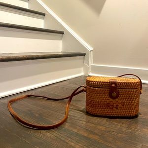 Expressions NYC vegan straw bucket bag